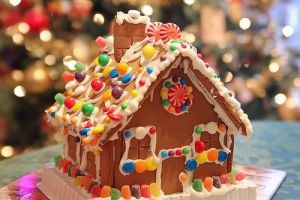 Merry Christmas from Luscious - mylusciouslife.com - gingerbread house1.jpg